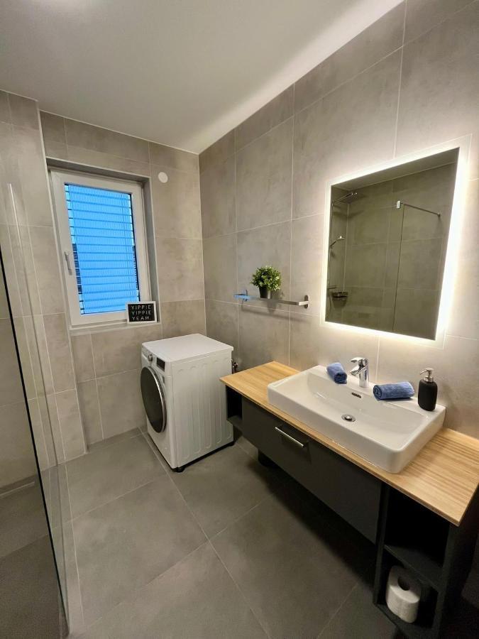 Ferienwohnung Mit Seeblick - Ossiacher See Gerlitzen Sattendorf Bagian luar foto